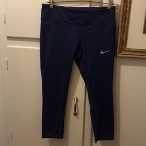 NAVY NIKE CROP DRI FIT LEGGINGS